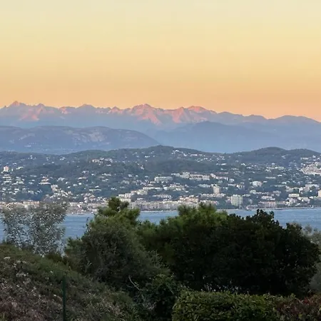 Vue Mer Et Sur La Baie De Cannes Piscine 450M2 Randonnee Vtt Au Pied De L Esterel Theoule-sur-Mer Exterior photo
