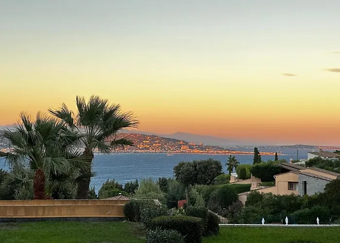 Vue Mer Et Sur La Baie De Cannes Piscine 450M2 Randonnee Vtt Au Pied De L Esterel