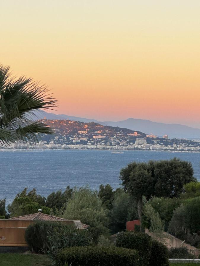 Vue Et Sur La Baie De Cannes Piscine 450m2 Randonnee Vtt Au Pied De L Esterel * Theoule-sur-Mer