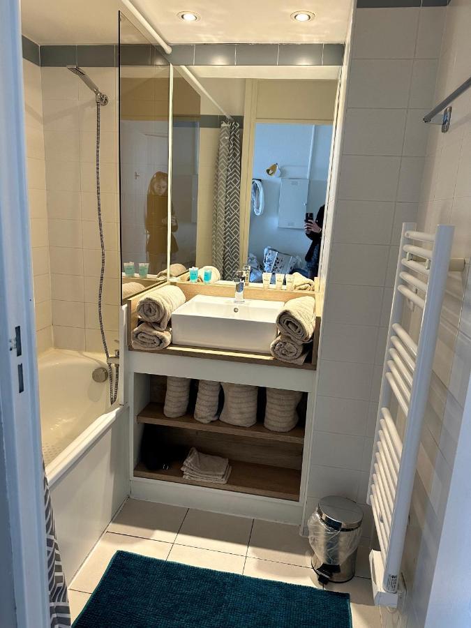 Vue Et Sur La Baie De Cannes Piscine 450m2 Randonnee Vtt Au Pied De L Esterel Theoule-sur-Mer